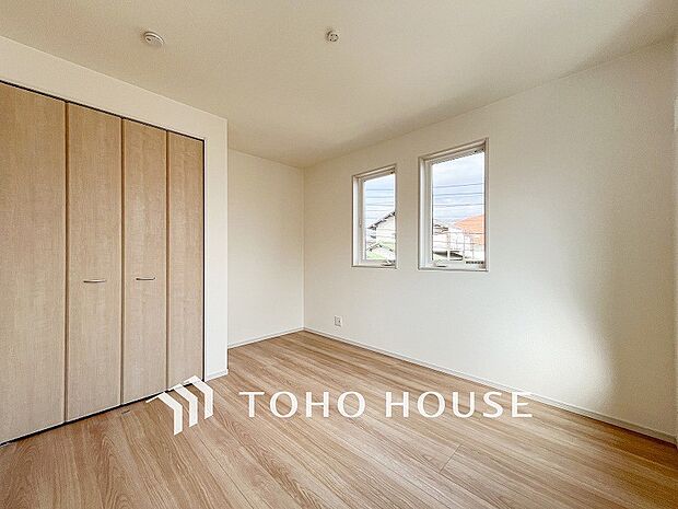 一日の疲れをいやしてくれる主寝室。自分時間を快適に過ごすプライベートルーム。