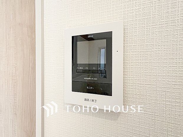 誰が来てもわかる様にモニター付きインターホンを設置。