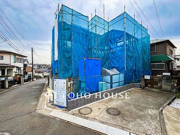 閑静な住宅街の一角、ひと時のくつろぎが生まれ、ゆっくりと愛着が育まれていきます。