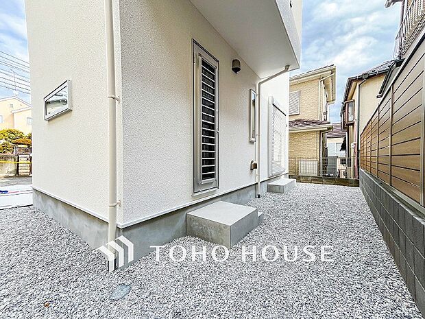 毎日の暮らしの中に癒しを与えてくれるお庭スペース。