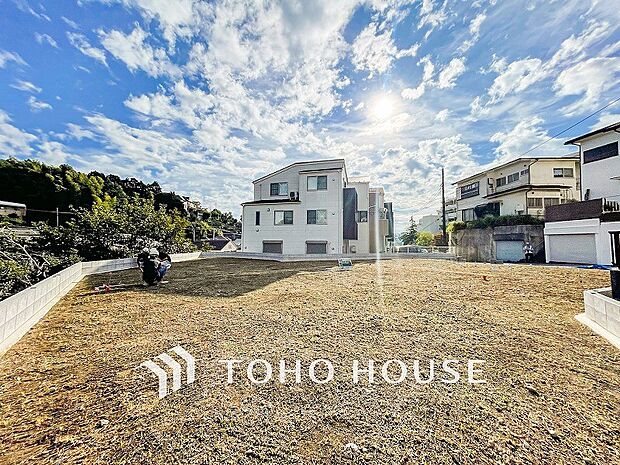 閑静な住宅地で小さなお子様がいるご家族にも安心な住環境が魅力です。