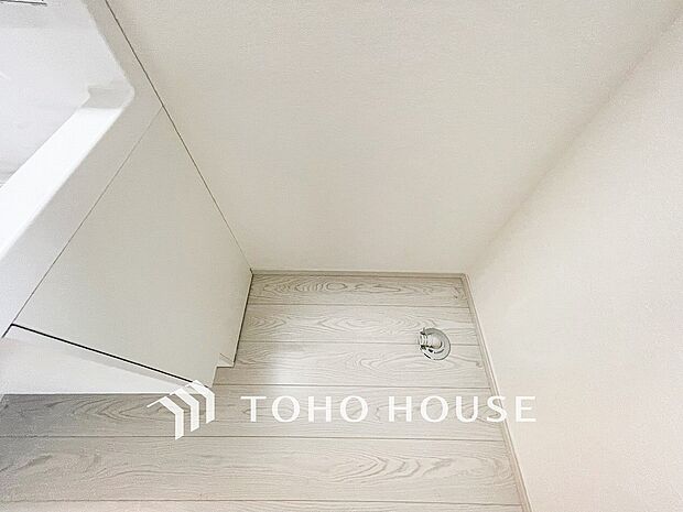 洗濯機を配置しても十分なスペースを確保しております。