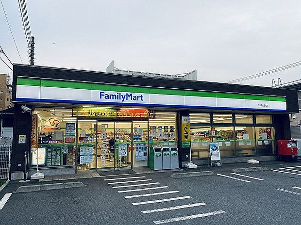 24時間営業ですので急なお買い物に便利ですね。