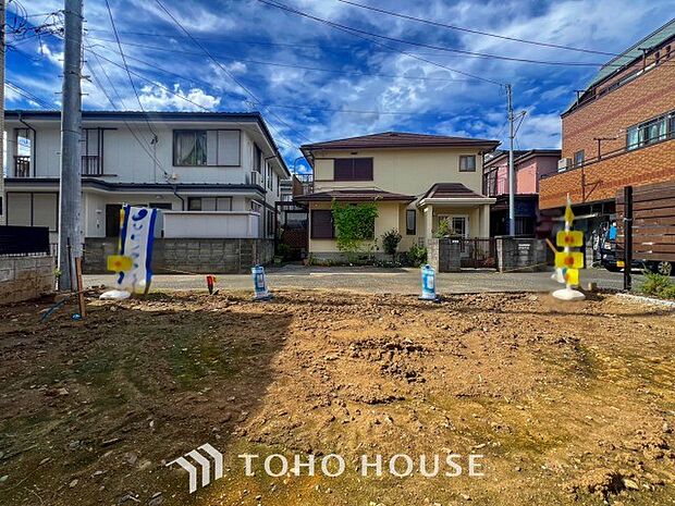 閑静な住宅街の陽当りに恵まれた土地。寛ぎに満ちた住環境です。