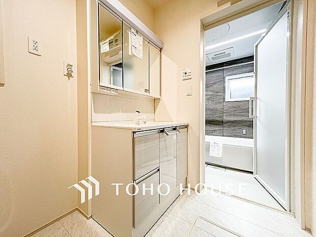 ご家族の1日が始まり、1日の終わりを締めくくる洗面空間。