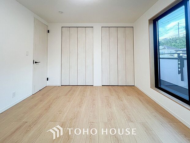 1日の疲れを癒し、心地よく寛げるようゆったりとした広さを確保しています。