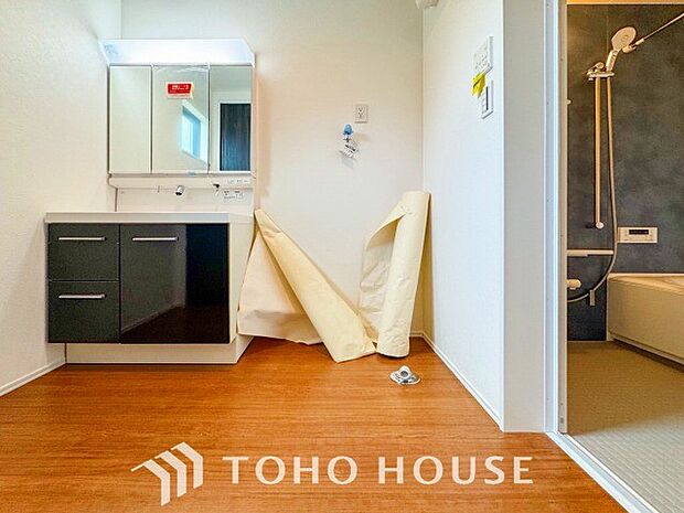 清潔感のあるプライベート空間は、身だしなみチェックや肌のお手入れに最適です。