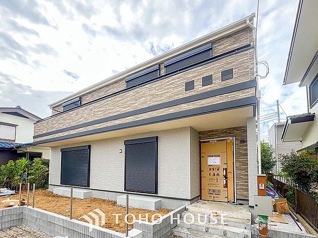 帰り着くたびに洗練されたテイストの空間に迎えられ誇りと喜びを感じる玄関まわりです。