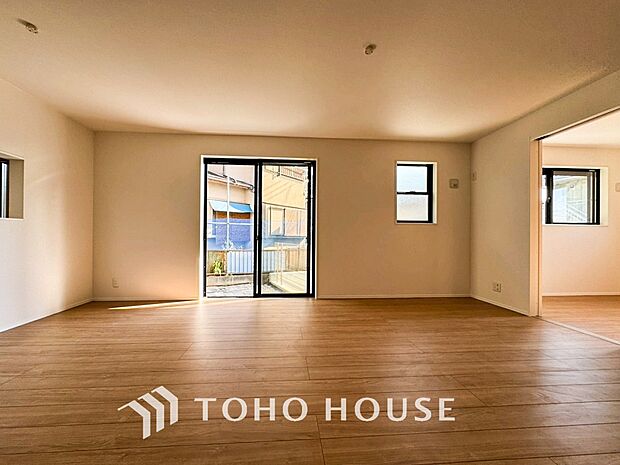 開放感あるリビングダイニング。ご家族とのんびりしたひと時を過ごせますね。