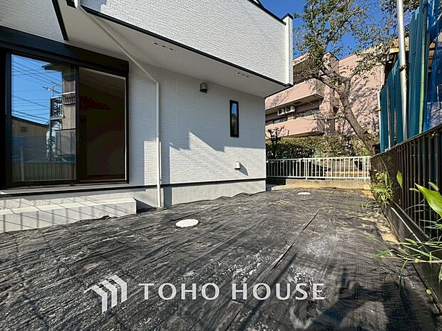 毎日の暮らしの中に癒しを与えてくれるお庭スペース。