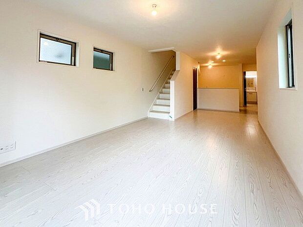 落ち着いた雰囲気に包まれた伸びやかな空間で、ゆったりと家族団らんの時間を過ごせます。