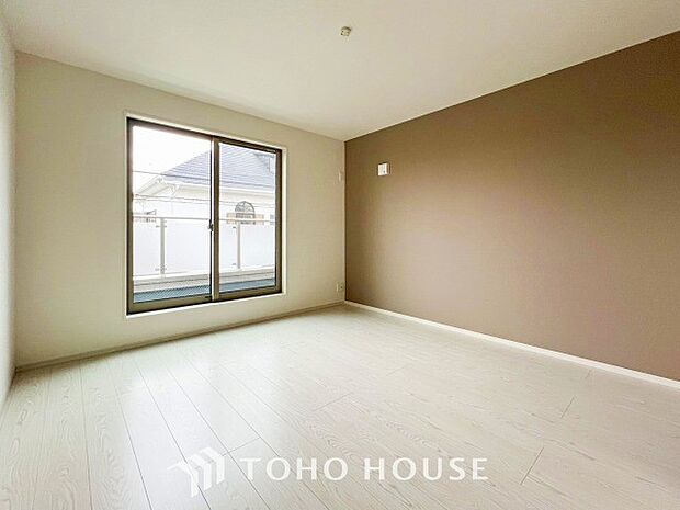 一日の疲れをいやしてくれる主寝室。自分時間を快適に過ごすプライベートルーム。