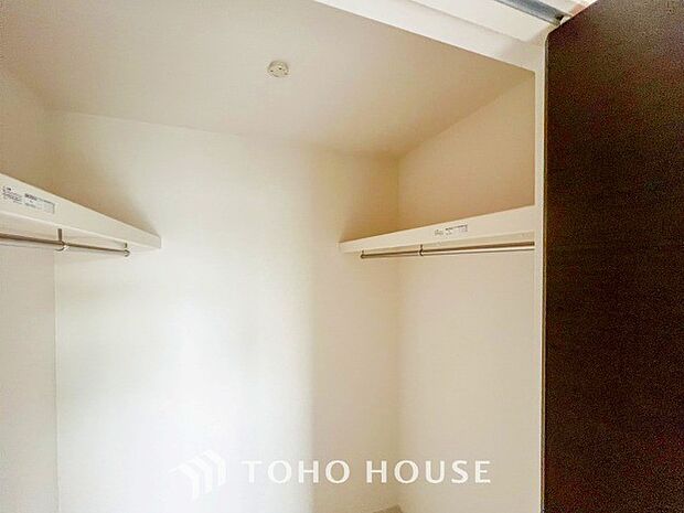 ウォークインクロゼットのある住まいで居住スペースを広く使えます。