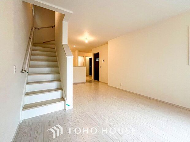 環境の良い場所にセンス良く暮らしたい、こだわりの室内には至福のシーンが繰り広げられます。