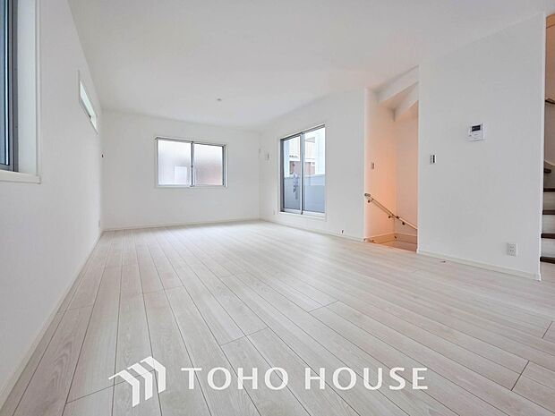 家族みんなが爽やかに健やかに過ごせるように、溢れる光をたっぷり取り込んだリビング。