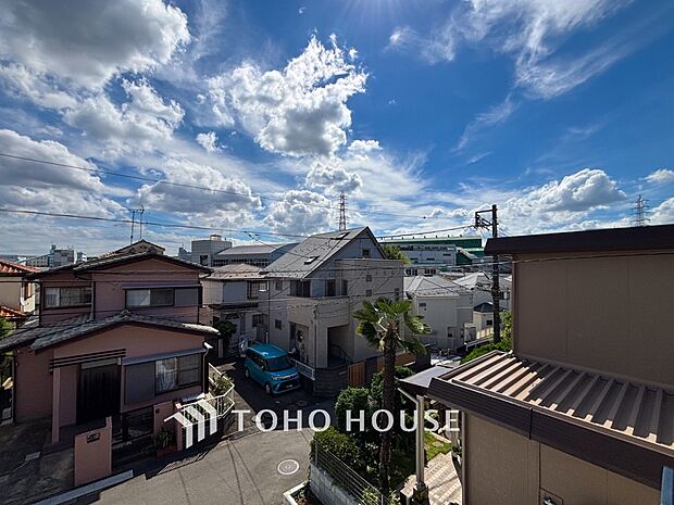 開放的で気持ちの良い眺望と青い空を満喫できます。