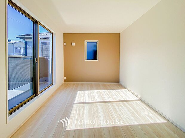 採光もアクセントの一つとして。プライベートルームにはやさしい光が射し込んでいます。