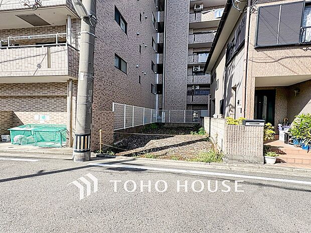 都市機能の利便性と暮らしやすさに満たされた住環境。心地よい陽光と風が舞い込みます。