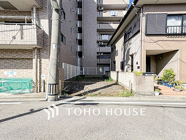 閑静な住宅街の一角、ひと時のくつろぎが生まれ、ゆっくりと愛着が育まれていきます。