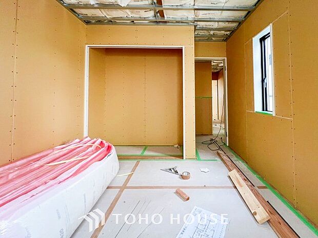 一日の疲れをいやしてくれる主寝室。自分時間を快適に過ごすプライベートルーム。