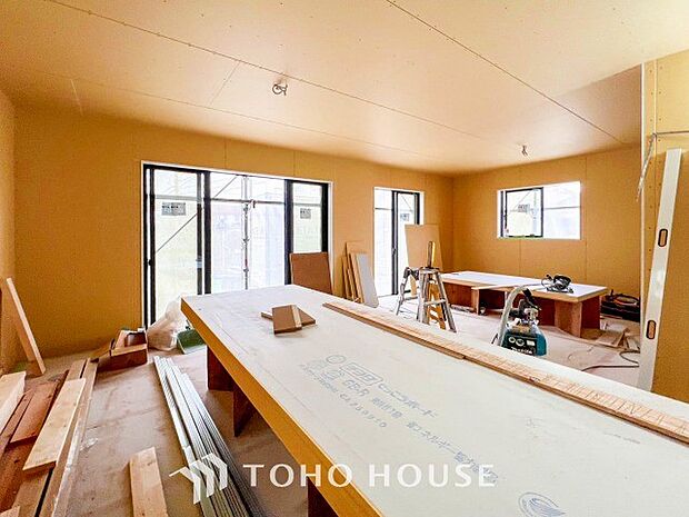 太陽の恵みを一気に受けた明るくお住まい。吹きぬける風を感じながら爽やかで風通しの良い暮らし。