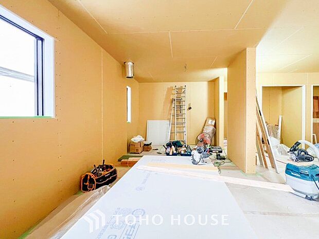 開放感あるリビングダイニング。ご家族とのんびりしたひと時を過ごせますね。