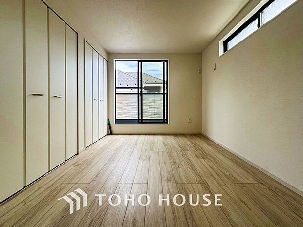 収納スペースもあり、生活しやすい居住スペースです。