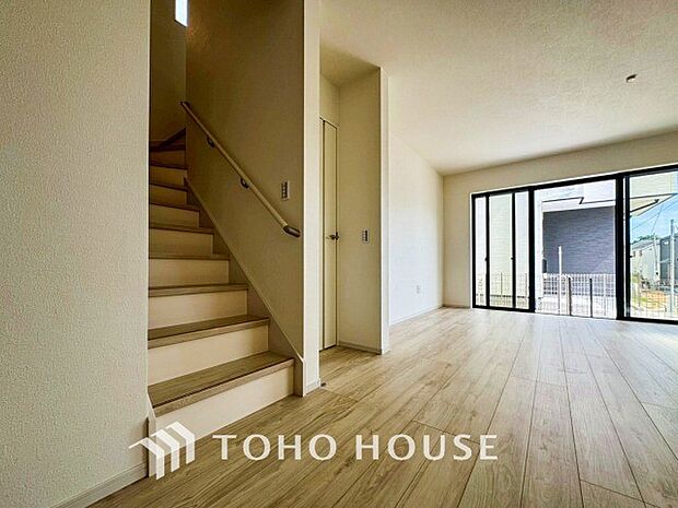 環境の良い場所にセンス良く暮らしたい、こだわりの室内には至福のシーンが繰り広げられます。