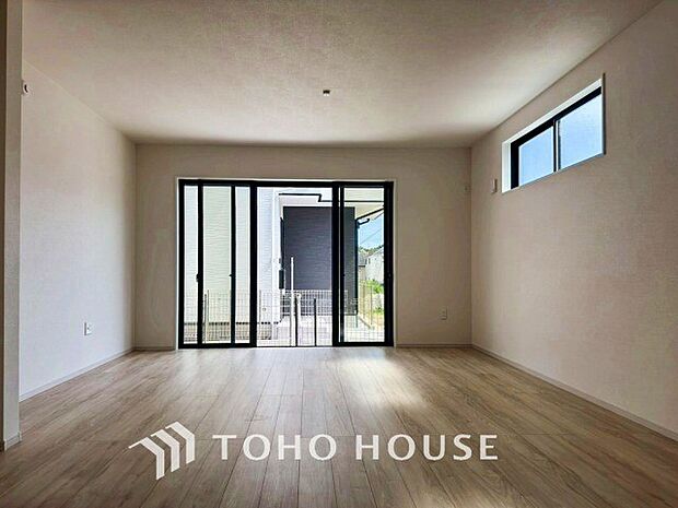 落ち着いた雰囲気に包まれた伸びやかな空間で、ゆったりと家族団らんの時間を過ごせます。