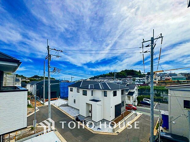 開放的で気持ちの良い眺望と青い空を満喫できます。