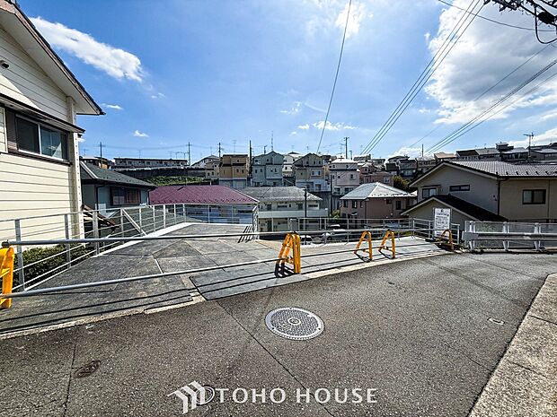 忙しく過ぎゆく日常を置き去るほど、ゆったりした時間が流れる住環境。