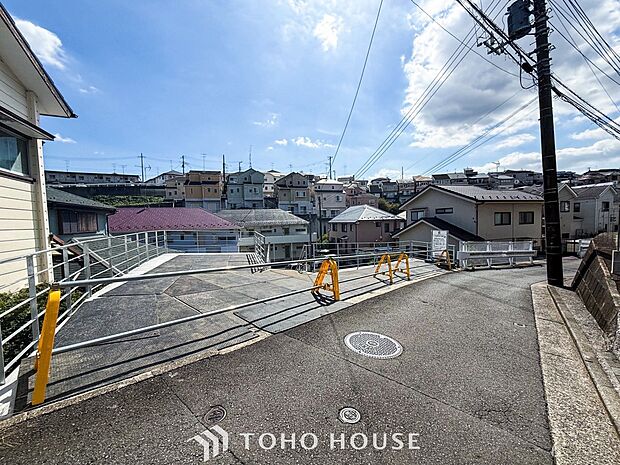 閑静な住宅街の陽当りに恵まれた土地で寛ぎに満ちた生活を。
