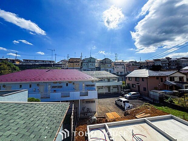 開放的で気持ちの良い眺望と青い空を満喫できます。