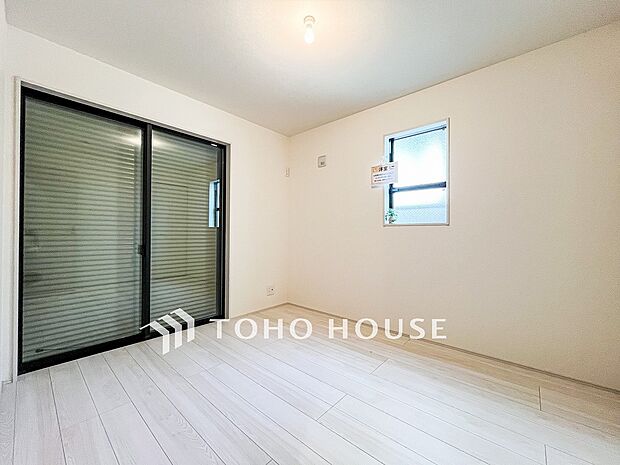 1日の疲れを癒し、心地よく寛げるようゆったりとした広さを確保しています。