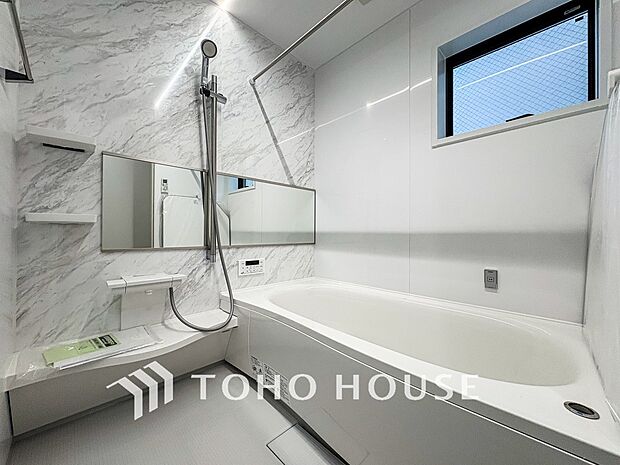 一日の疲れが癒される優雅な時間を堪能できるゆとりあるバスルームです。