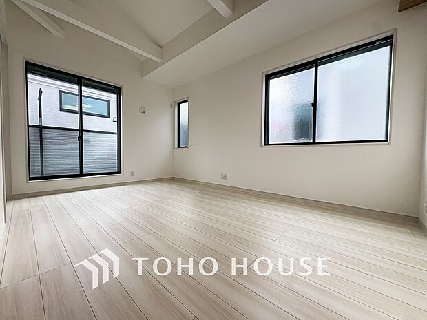 開放感あるリビングダイニング。ご家族とのんびりしたひと時を過ごせますね。