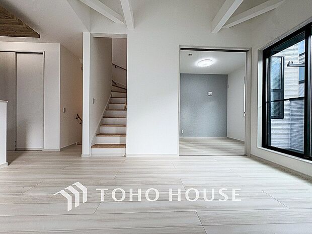 空気感という居心地の良いBGMは、暮らしのステージを彩り、心のやすらぎと満足感を与えてくれます。