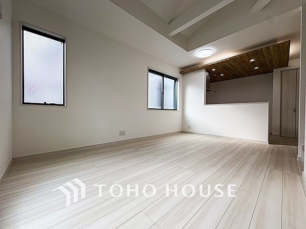 ここにはみんなが集い、食事と楽しい会話が始まるスペース。