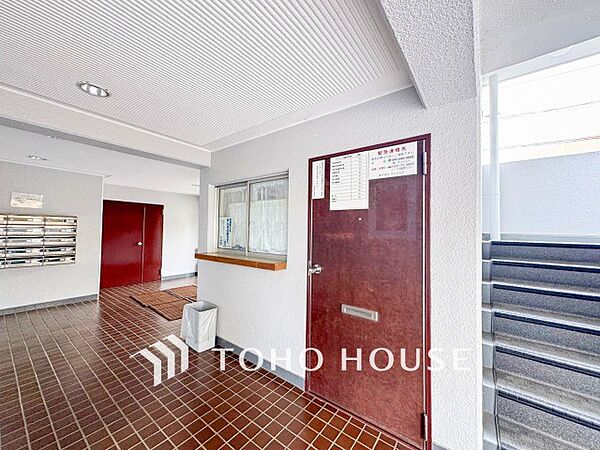 訪れるゲストや住む人を優しく迎え入れてくれる明るい空間です。