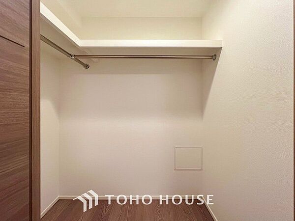衣類だけでなく大きな荷物も収納でき、お部屋がすっきりします。