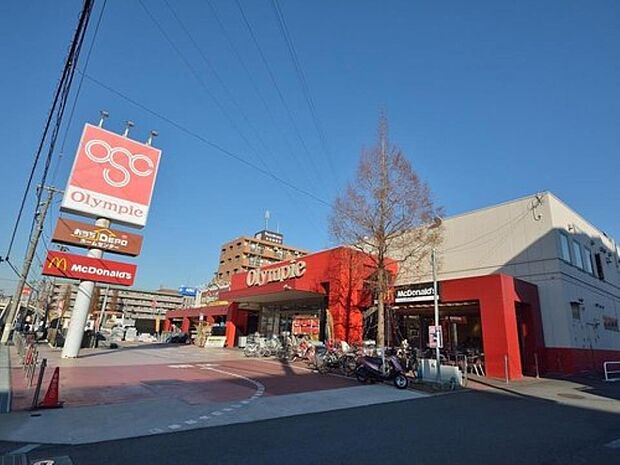 家電から日用品まで扱うディスカウントストア。建築資材、大工用品などのDIY用品の種類が豊富。