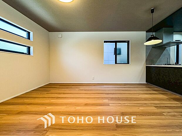 ここにはみんなが集い、食事と楽しい会話が始まるスペース。