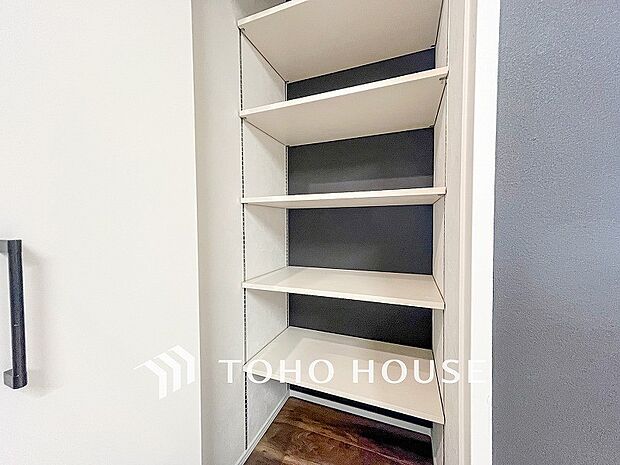 空間を余すところなく有効利用した収納は生活空間をより上質なものにしてくれるでしょう。