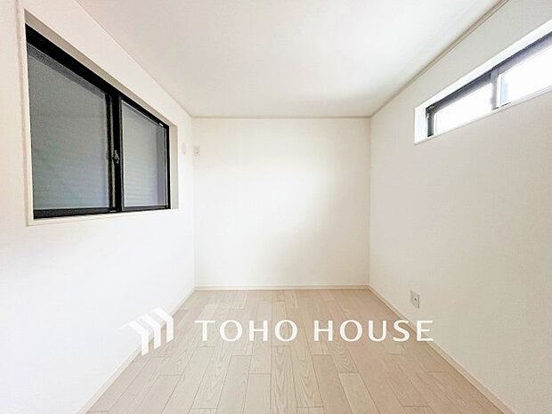 一日の疲れをいやしてくれる主寝室。自分時間を快適に過ごすプライベートルーム。