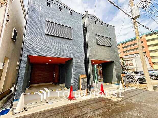 時代の流れに惑わされないシックなカラートーンで街並みに溶け込む外観。