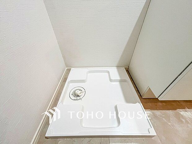 洗濯機を配置しても十分なスペースを確保しております。