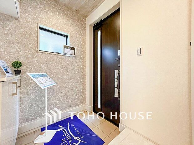 帰り着くたびに洗練されたテイストの空間に迎えられ誇りと喜びを感じる玄関まわりです。