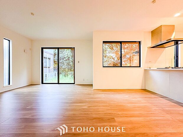 空気感という居心地の良いBGMは、暮らしのステージを彩り、心のやすらぎと満足感を与えてくれます。