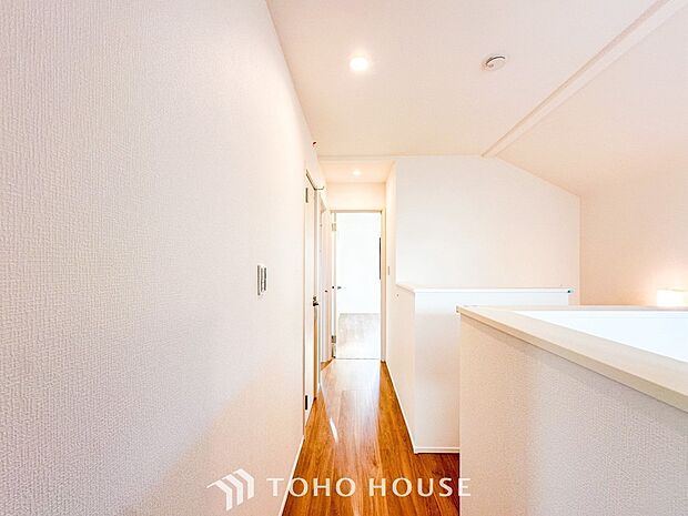 やわらかな陽射しがふりそそぎ、ゆったりした時間が流れる室内。