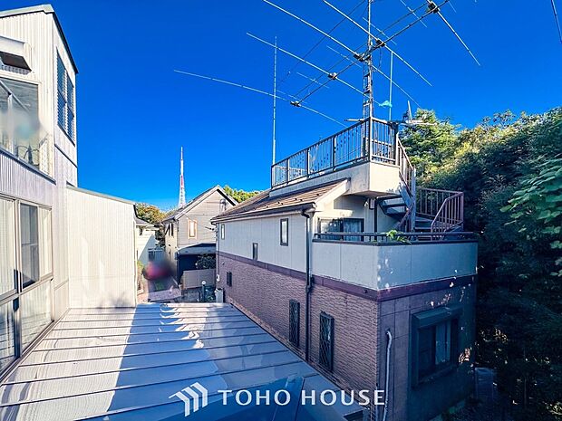 開放的で気持ちの良い眺望と青い空を満喫できます。